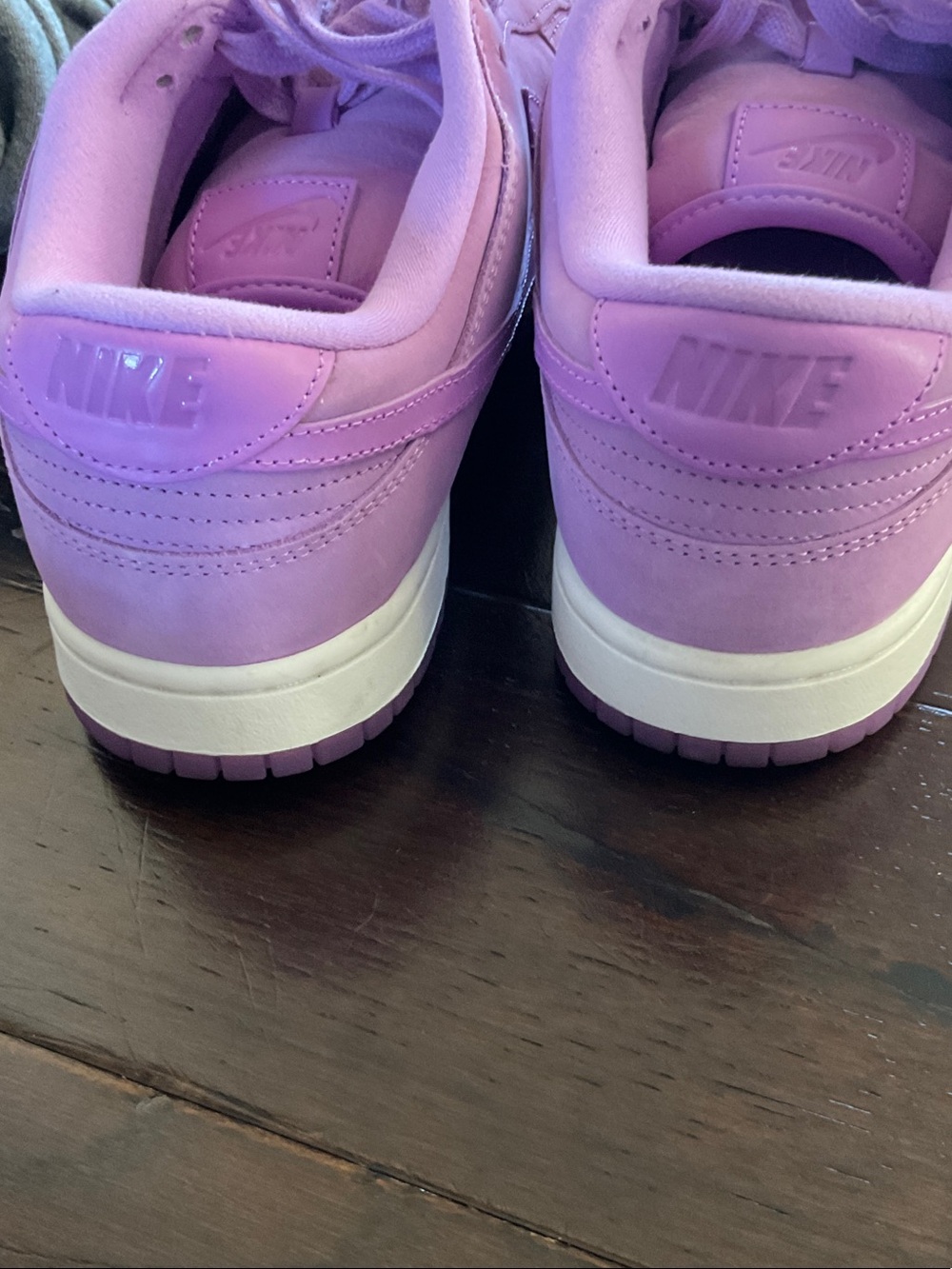 Nike Lavender Low-Top Sneakers - Picture 3 of 4